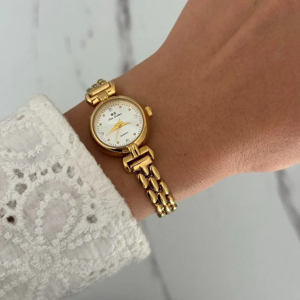 Sku0448 Retro Gold/White‎ Dial Women Round Watch stainless steel + gift bag